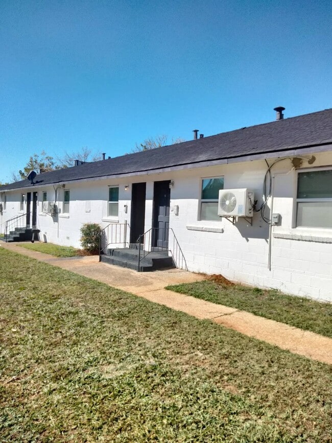 Primary Photo - 614 1st St N