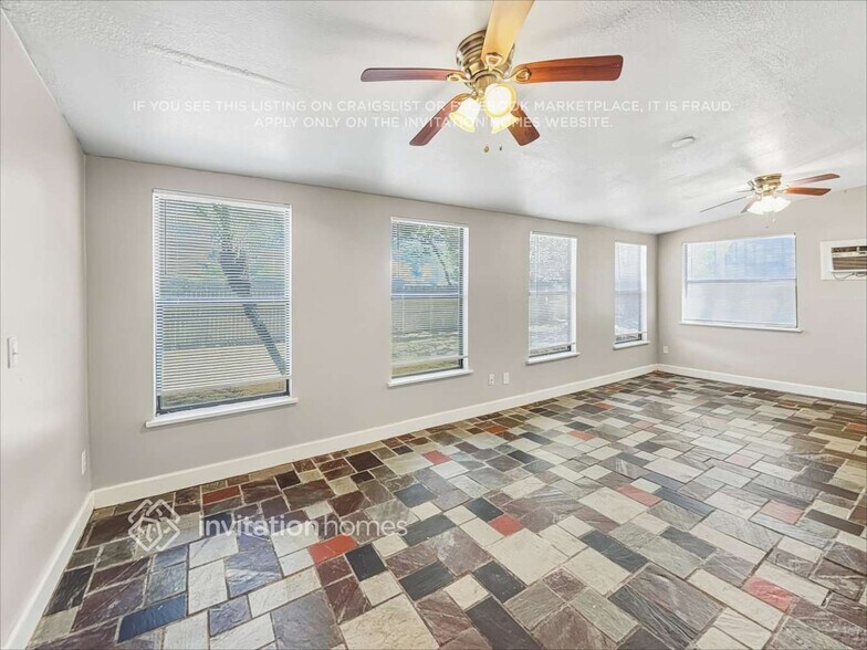 Building Photo - 951 Waverly Dr