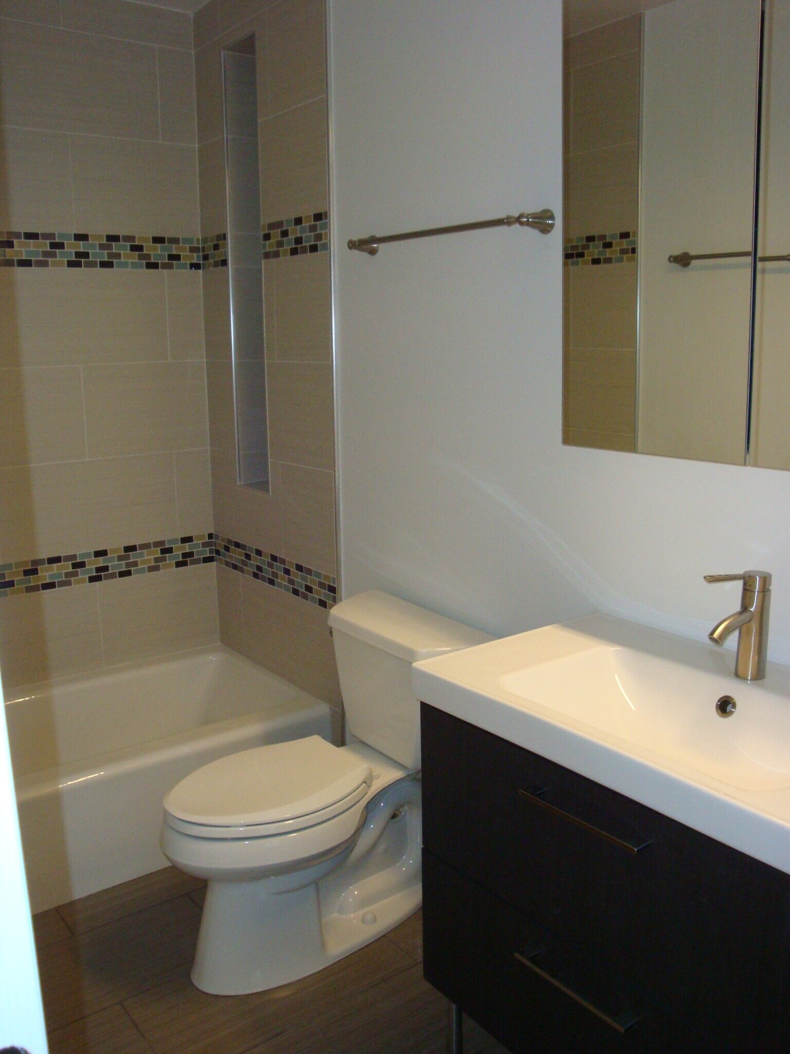 Bathroom - 2800 W Logan Blvd