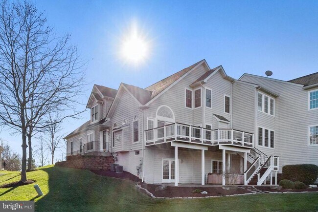 Building Photo - 25593 Creek Run Terrace