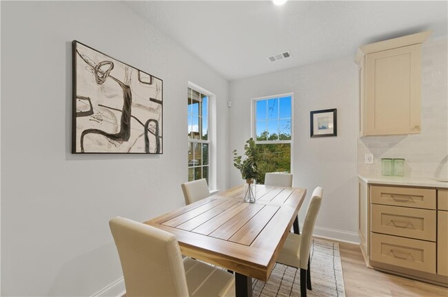 Building Photo - 180 Summit Ave SE