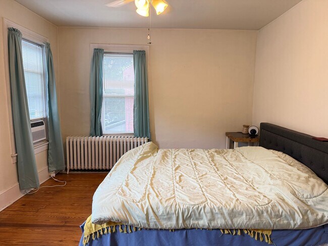 Building Photo - 141 N Plum St