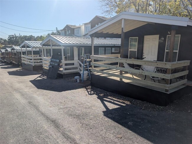 Building Photo - 3019 E 12th St