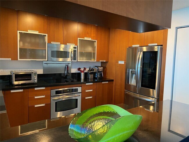 Building Photo - 7901 Hispanola Ave