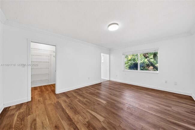 Building Photo - 10142 SW 79th Ave