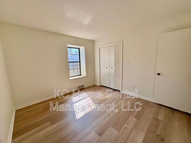 Building Photo - 10205 CedarBrooke Ln