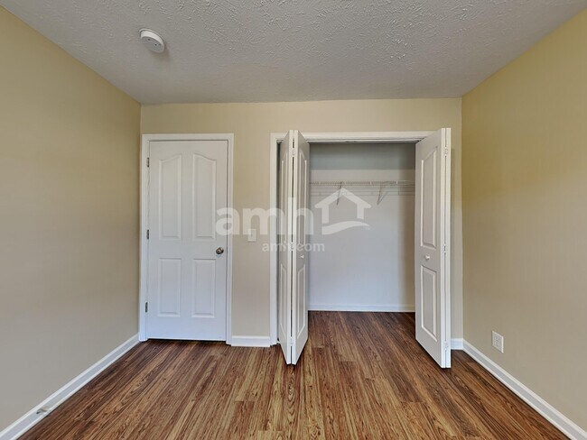 Building Photo - 1228 Shannon Ln