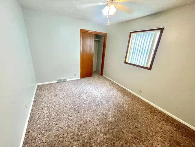 Building Photo - Spacious Ranch in Old Towne – Incredible V...