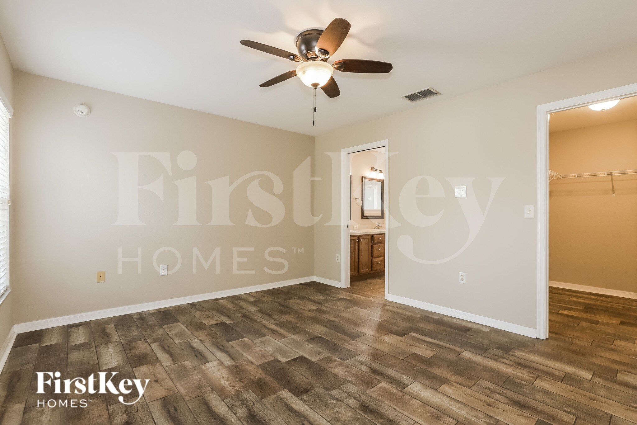 Building Photo - 3668 Sandhill Crane Dr
