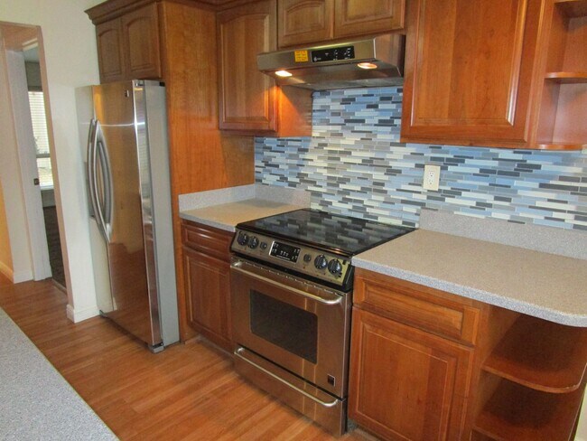Building Photo - Location, Location, Location- Vintner Condo's