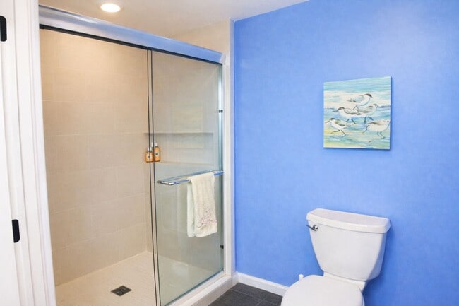 Building Photo - Charming 3BR Colonial with Fully Fenced Yard, Available Now