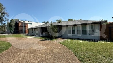 Building Photo - 6458 Royal Ln