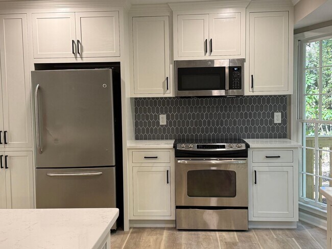 Building Photo - Oak Mountain 3 Bedroom Home