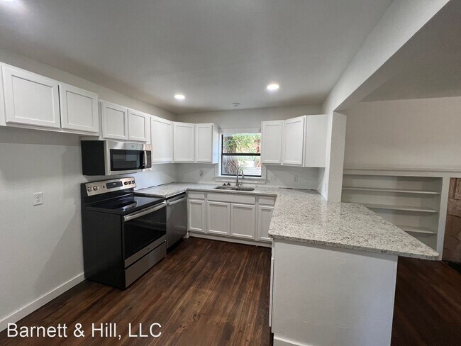 Building Photo - 3 br, 2 bath House - 361 College Drive