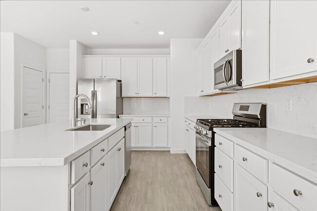 Building Photo - 1052 Lost Creek Ranch Dr