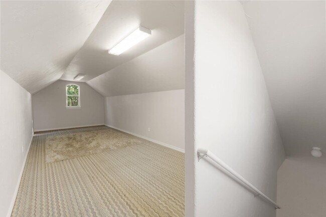 Building Photo - 101 Up There