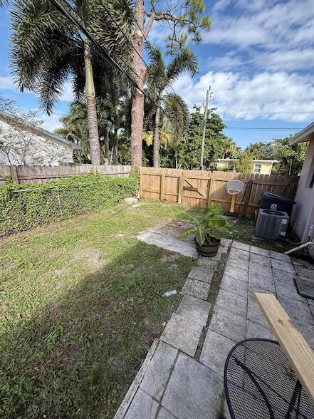 Building Photo - 3391 Helena Dr