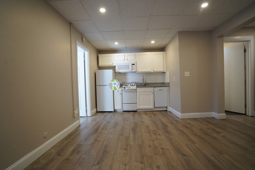 Primary Photo - 50 Park Vale Ave