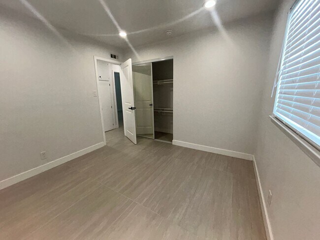 Building Photo - Spacious 3bed 2bath House for Rent in Garden Grove