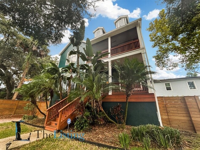 Building Photo - 827 Meridale Ave