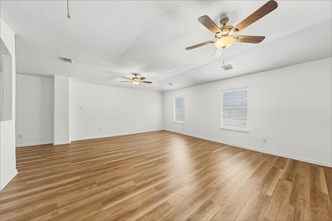 Building Photo - 1631 Laura Anne Dr