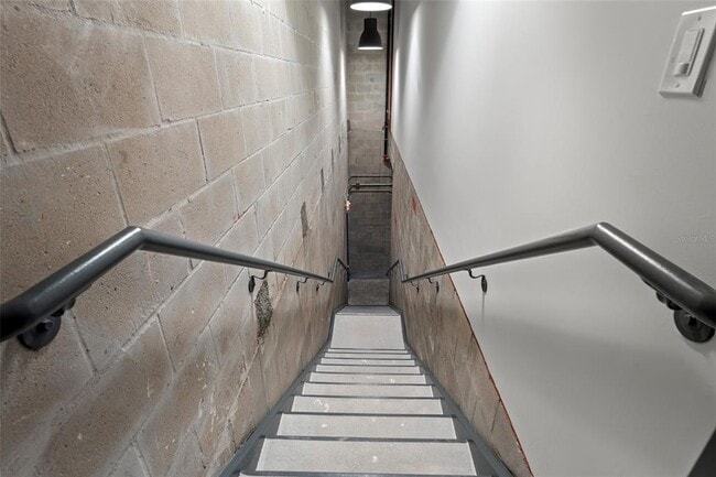 Building Photo - 902 E Curtis St