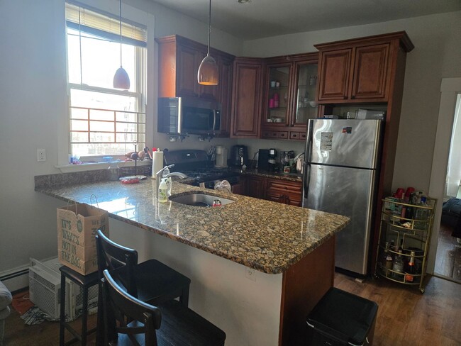 Building Photo - Spacious 5 Bed w/ In-Unit Laundry | Mission Hill | 9/1