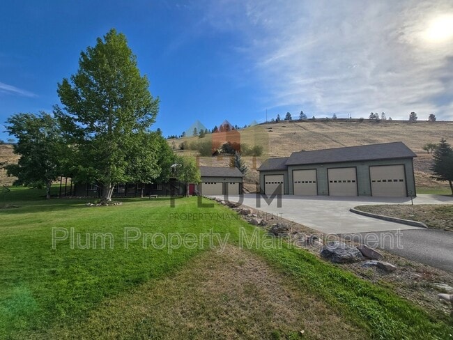 Building Photo - 15660 Sara Jo Ln