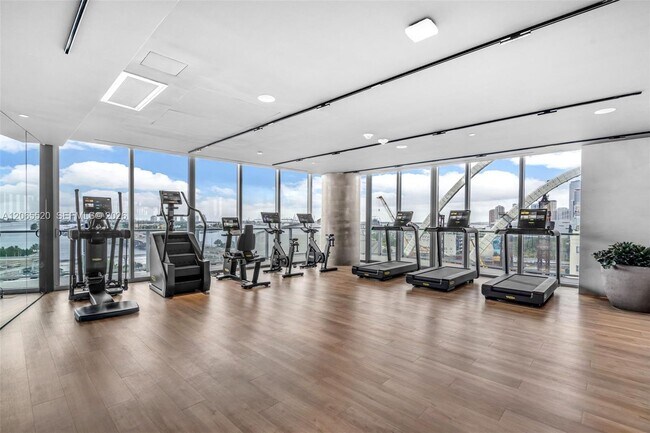 Building Photo - 1400 Biscayne Blvd