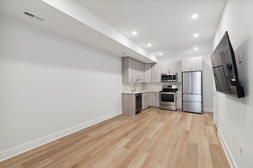 Building Photo - 3843 Haverford Ave