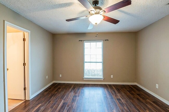 Building Photo - 4415 Haverhill Ln