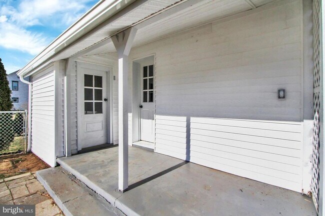 Building Photo - Charming 2 Bedroom, 1 Bath Single Family Home in Northeastern School District!!