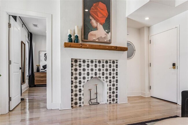 Building Photo - 724 Charles Allen Dr NE