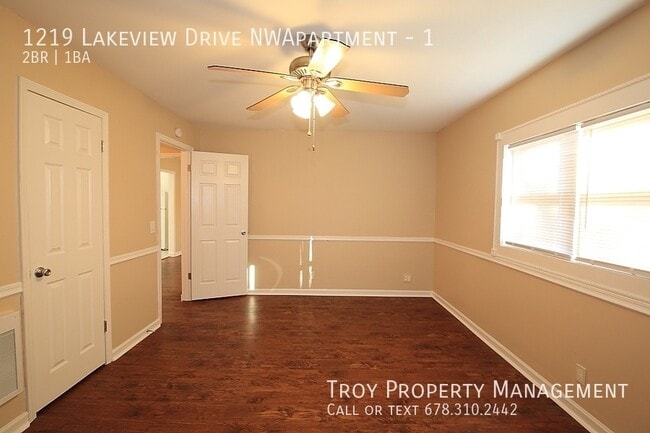 Building Photo - 1219 Lakeview Dr NW