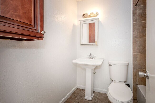Building Photo - 5612 Rose Dr