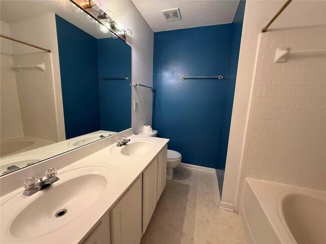 Building Photo - 4063 Howell Park Rd