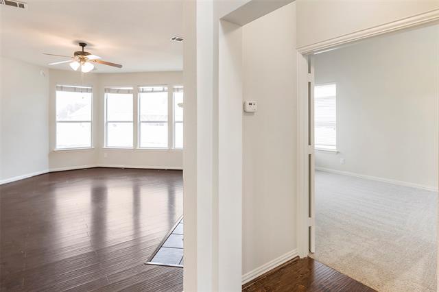 Building Photo - 10015 Pinecrest Dr