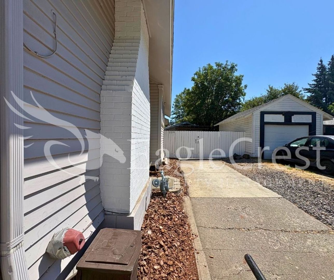 Building Photo - Beautifully Renovated Historic 3 Bedroom Home