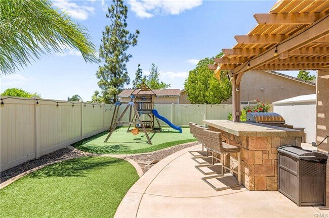 Building Photo - Gorgeous Murrieta 4 Bedroom/3 Bath Home wi...