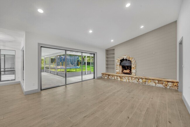 Building Photo - Waterbridge Stunner