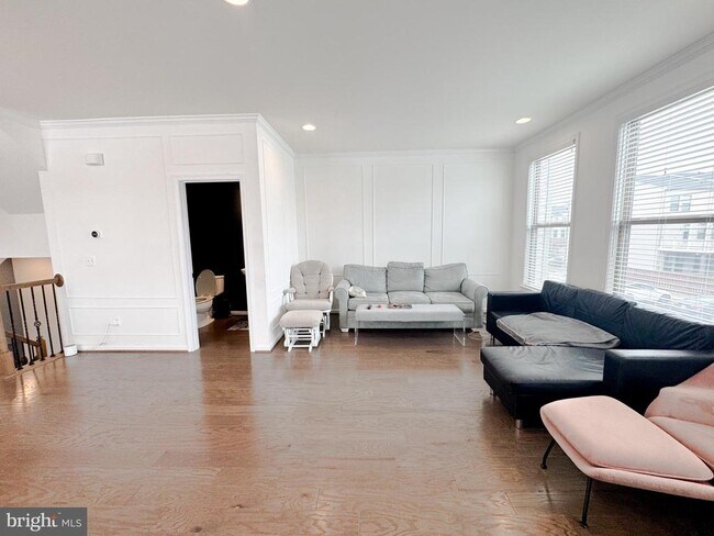 Building Photo - 42462 Dogwood Glen Square