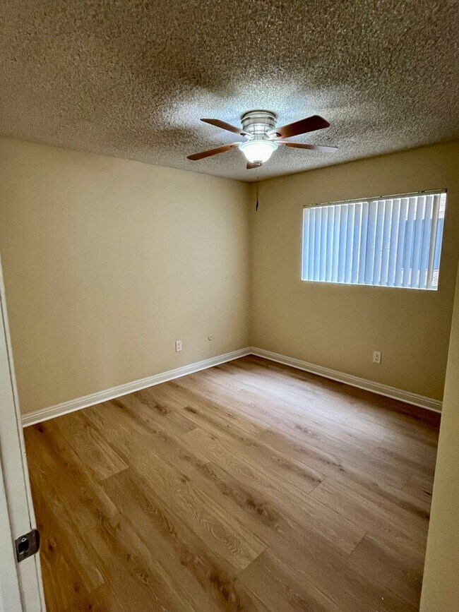 Building Photo - 6060 Mt Aguilar Dr