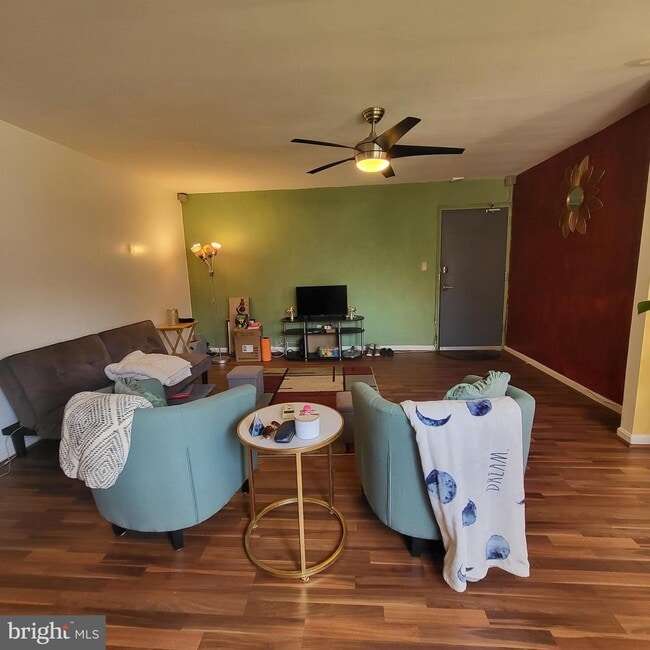 Building Photo - 95 E Wayne Ave