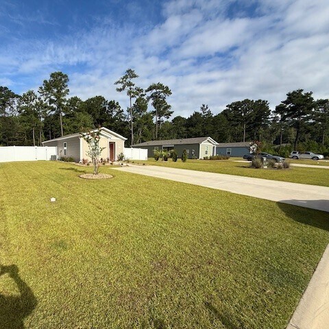 Building Photo - 456 Samara Dr