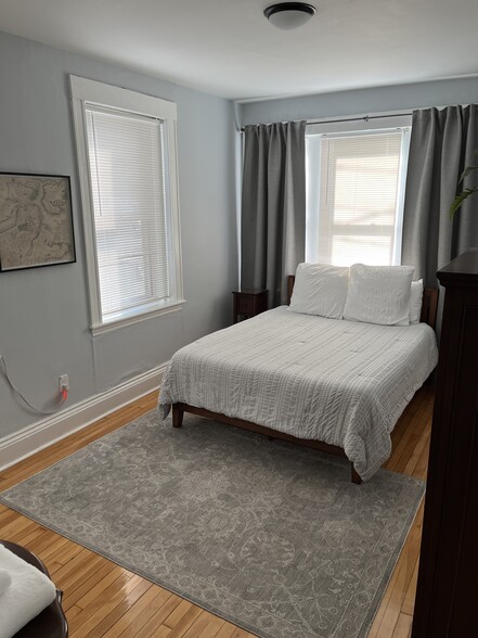 Room 1 - 32 Reedsdale St