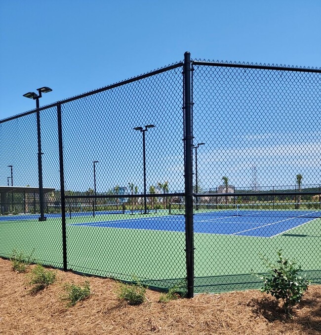 Building Photo - Like new in Midtown - 3 bedrooms plus additional flex spaces - Nexton