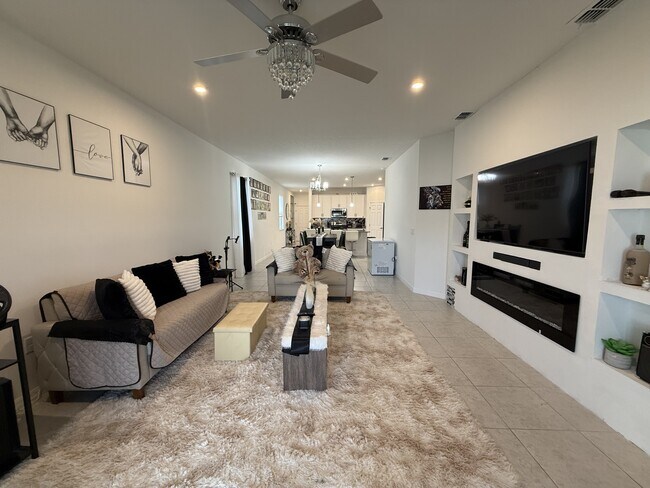 Building Photo - 3182 Amaranth St