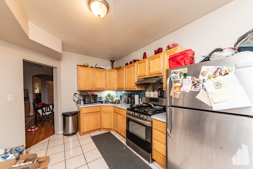 Building Photo - 1524 N Artesian Ave