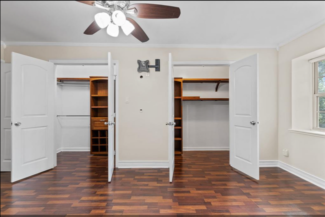 Master Bedroom walk in closet - 5239 Arboles Dr