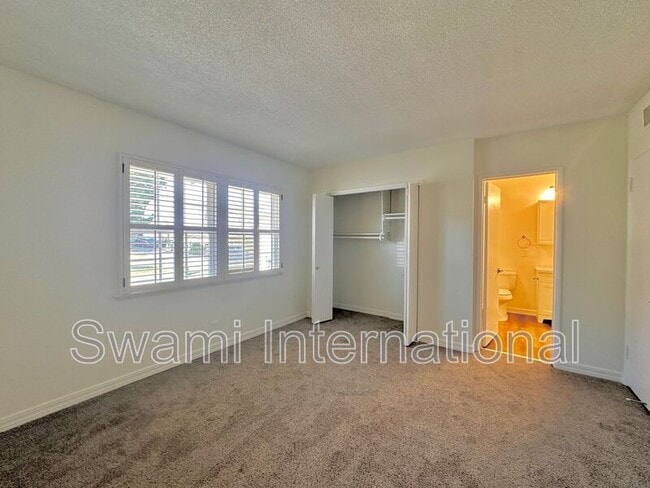 Building Photo - 1820 Avenida Estudiante